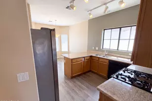 8928 W Cherry Hills Dr, Peoria, AZ 85345 - Photo 8