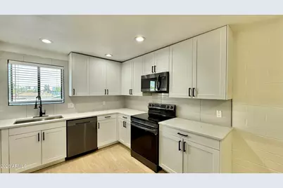 1840 W Thomas Road #16, Phoenix, AZ 85015 - Photo 2