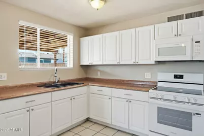2964 N 53rd Drive, Phoenix, AZ 85031 - Photo 18