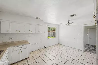 5828 N 63rd Drive, Glendale, AZ 85301 - Photo 10