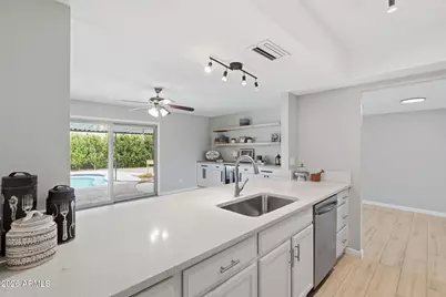 5257 W Acapulco Lane, Glendale, AZ 85306 - Photo 8