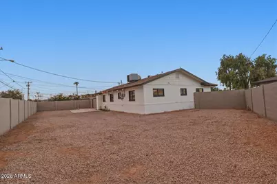 2038 E Cheery Lynne Road, Phoenix, AZ 85016 - Photo 32