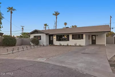 2038 E Cheery Lynne Road, Phoenix, AZ 85016 - Photo 2