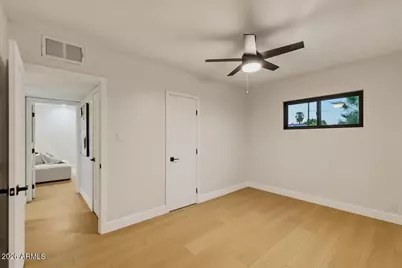2038 E Cheery Lynne Road, Phoenix, AZ 85016 - Photo 24