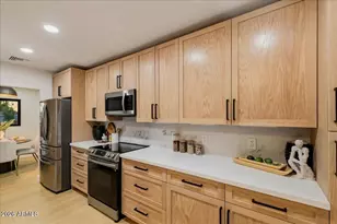 2038 E Cheery Lynne Rd, Phoenix, AZ 85016 - Photo 10