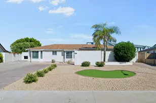 2929 N 55th Pl, Phoenix, AZ 85018 - Photo 2