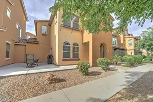 2010 N 77th Dr, Phoenix, AZ 85035 - Photo 2