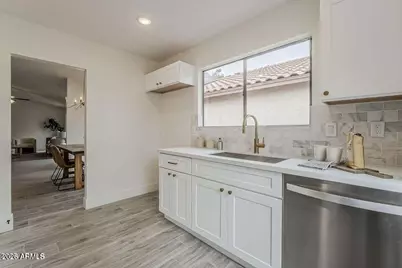 4545 N 67th Avenue #1106, Phoenix, AZ 85033 - Photo 12
