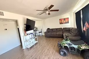 127 W Caldwell St, Phoenix, AZ 85041 - Photo 2
