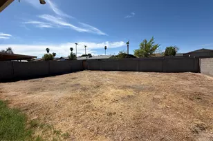 127 W Caldwell St, Phoenix, AZ 85041 - Photo 12