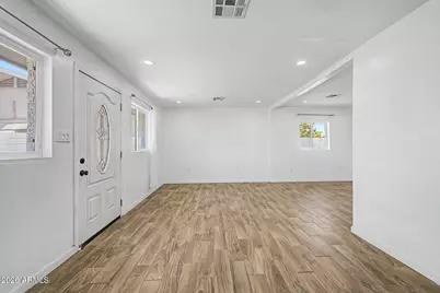4805 S 35th Drive, Phoenix, AZ 85041 - Photo 8