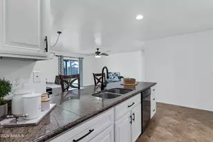 911 W Loughlin Dr, Chandler, AZ 85225 - Photo 8