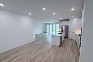 27440 N 69th Ln, Peoria, AZ 85383 - Photo 10