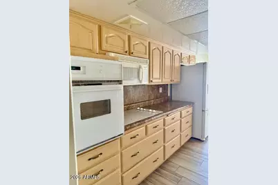 15430 N Bowling Green Drive, Sun City, AZ 85351 - Photo 2