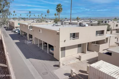2690 N 43rd Avenue #D, Phoenix, AZ 85009 - Photo 2