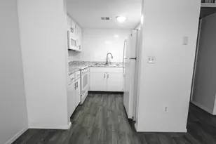 2690 N 43rd Ave, Phoenix, AZ 85009 - Photo 8