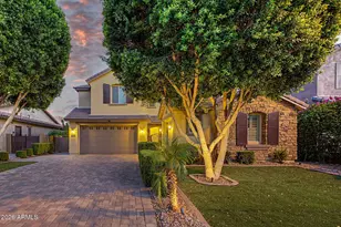 823 E Horseshoe Pl, Chandler, AZ 85249 - Photo 2