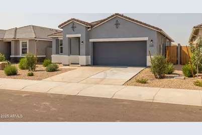 38125 W Excussare Way, Maricopa, AZ 85138 - Photo 2