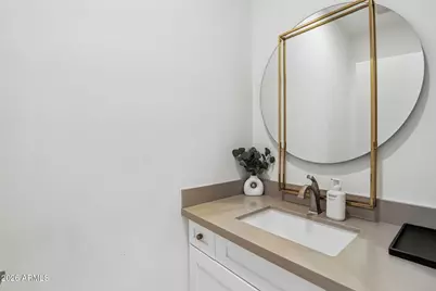 3200 N 39th Street #28, Phoenix, AZ 85018 - Photo 16