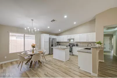 15668 W Saguaro Lane, Surprise, AZ 85374 - Photo 10