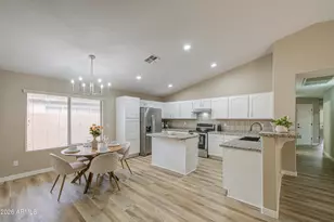 15668 W Saguaro Ln, Surprise, AZ 85374 - Photo 10