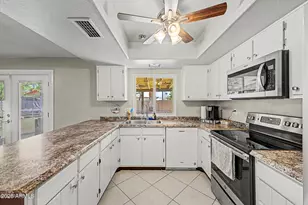 2431 W Via Rialto Cir, Mesa, AZ 85202 - Photo 8