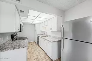 6060 W Golden Ln, Glendale, AZ 85302 - Photo 8