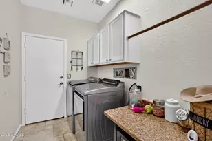 995 S Pueblo St, Gilbert, AZ 85233 - Photo 44