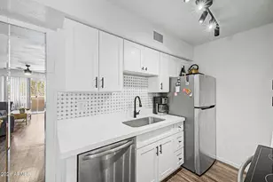 2625 E Indian School Rd, Phoenix, AZ 85016 - Photo 10
