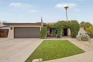 2064 S Noche De Paz St, Mesa, AZ 85202 - Photo 2