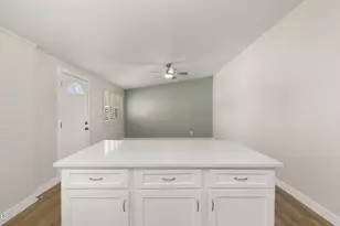 10518 W Oakmont Dr, Sun City, AZ 85351 - Photo 8