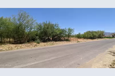 6205 S 121st Avenue #--, Tolleson, AZ 85353 - Photo 2