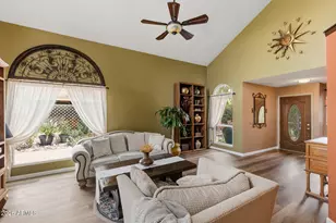 422 E Kerry Ln, Phoenix, AZ 85024 - Photo 24