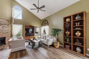 422 E Kerry Ln, Phoenix, AZ 85024 - Photo 18