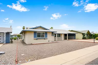 10819 W Canterbury Drive, Sun City, AZ 85351 - Photo 2