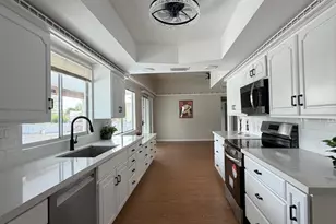 10922 W Welk Dr, Sun City, AZ 85373 - Photo 4