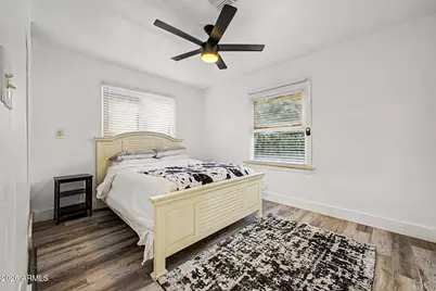 2429 W Morten Avenue, Phoenix, AZ 85021 - Photo 14