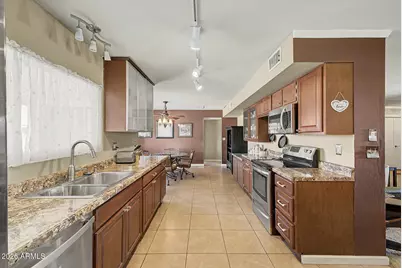 10240 W Camden Avenue, Sun City, AZ 85351 - Photo 8