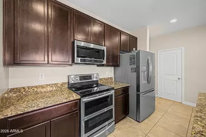 7829 W Pike Place, Phoenix, AZ 85035 - Photo 10