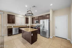 7829 W Pike Pl, Phoenix, AZ 85035 - Photo 8
