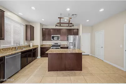 7829 W Pike Place, Phoenix, AZ 85035 - Photo 12