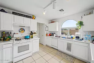 16036 N 11th Ave, Phoenix, AZ 85023 - Photo 12