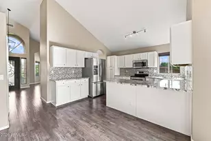 181 S Tiago Dr, Gilbert, AZ 85233 - Photo 8