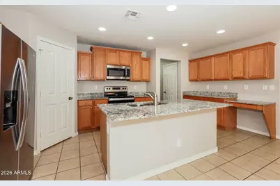 1069 W Desert Hills Drive, San Tan Valley, AZ 85143 - Photo 8