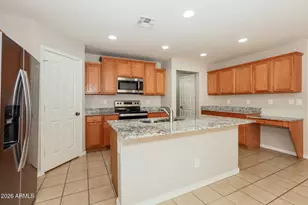 1069 W Desert Hills Dr, San Tan Valley, AZ 85143 - Photo 8