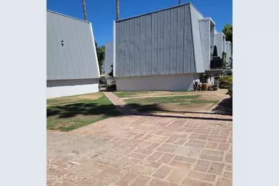 3416 N 44th Street #51, Phoenix, AZ 85018 - Photo 2
