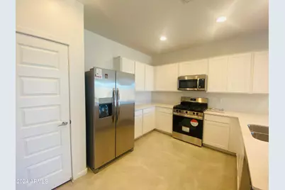 5531 S 23rd Drive, Phoenix, AZ 85041 - Photo 2
