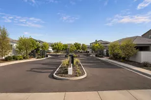 2334 E Levi Dr, Phoenix, AZ 85040 - Photo 34