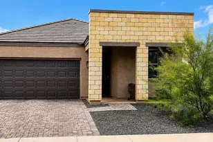 2334 E Levi Dr, Phoenix, AZ 85040 - Photo 1