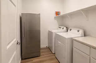 2334 E Levi Dr, Phoenix, AZ 85040 - Photo 28